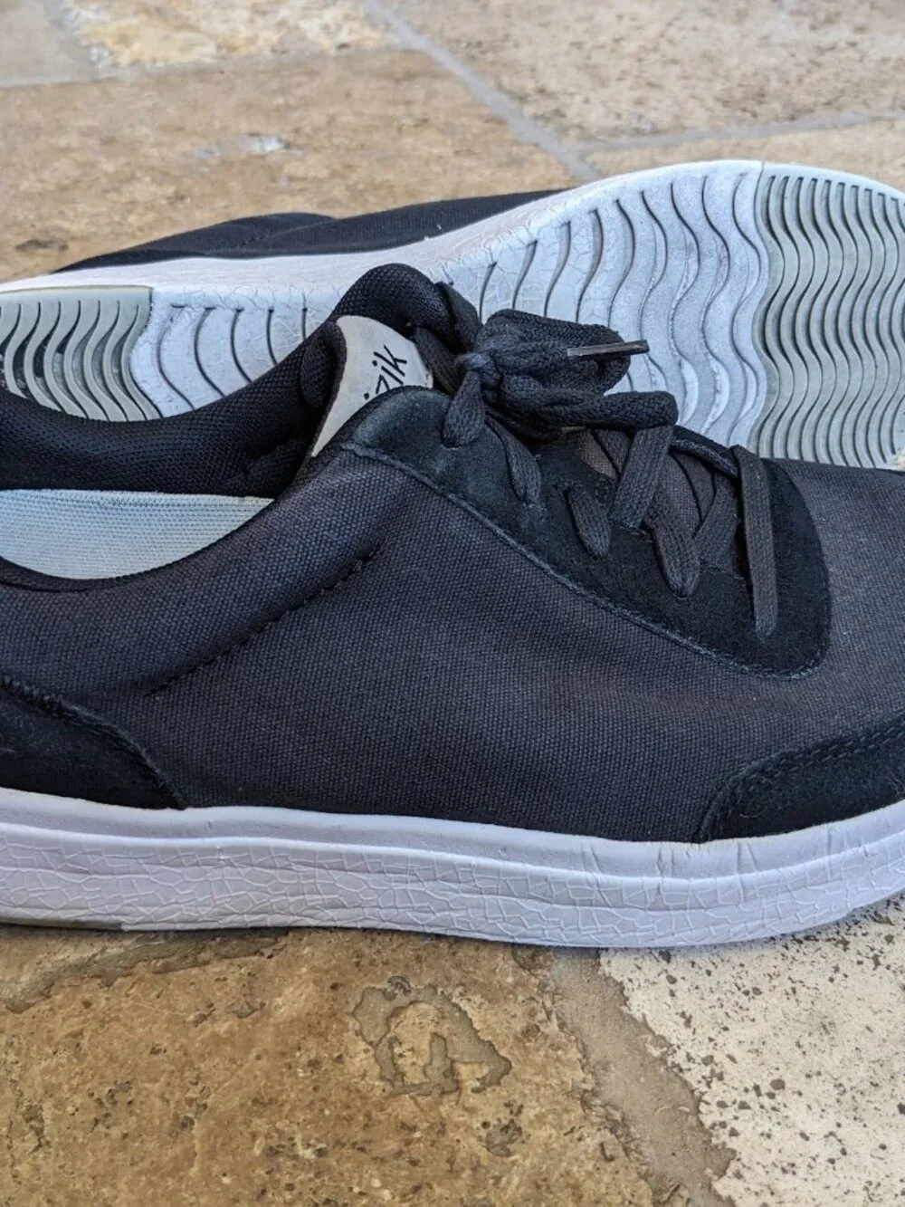 Super Clean Kizik Prague Mens Size 10.5 wide Sneakers Shoes Trainers